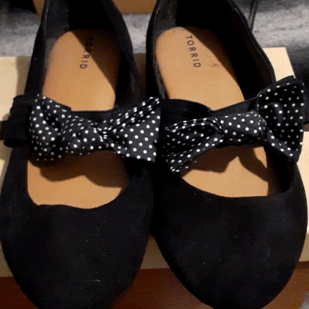 Polka dot bow flats